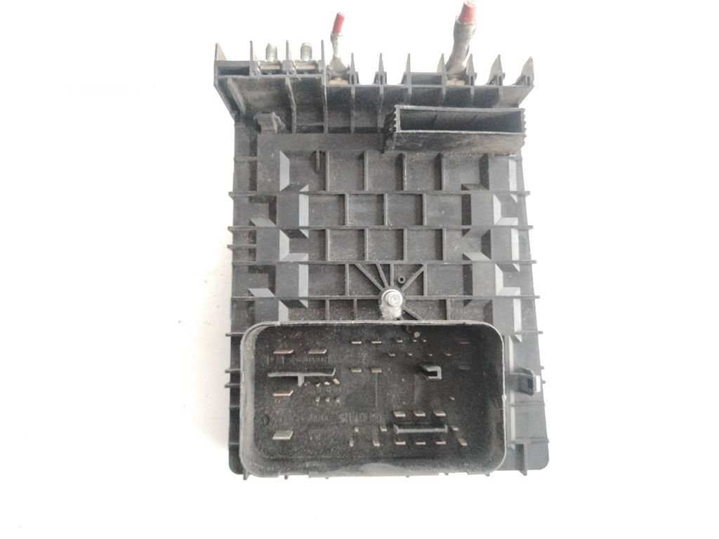 Volkswagen Golf V 2003 Fuse module 017181301