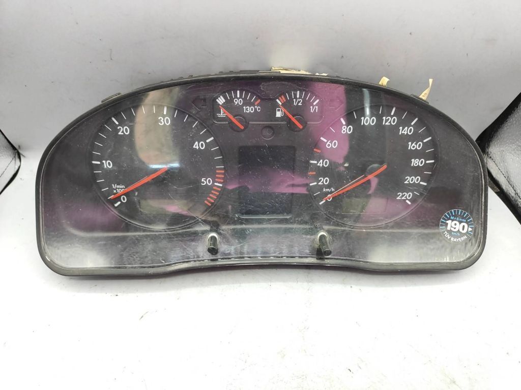 Volkswagen PASSAT B5 LHD 2000 speedometer instrument cluster 3B0919890M