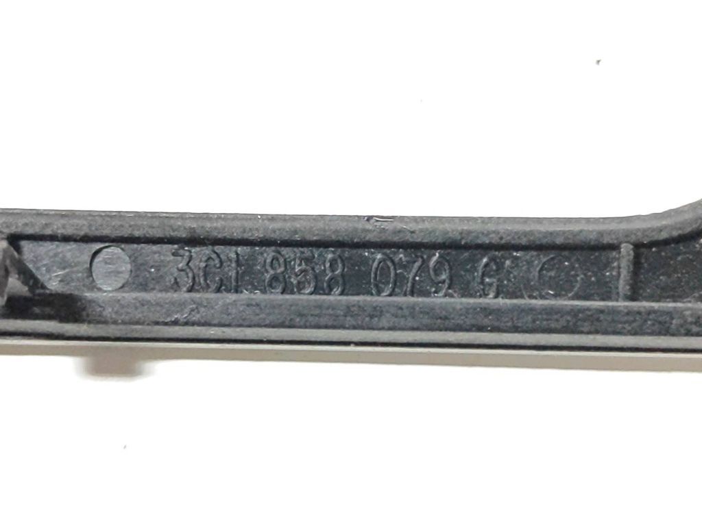 Volkswagen PASSAT B6 2006 Dashboard glove box trim 3C1858079G