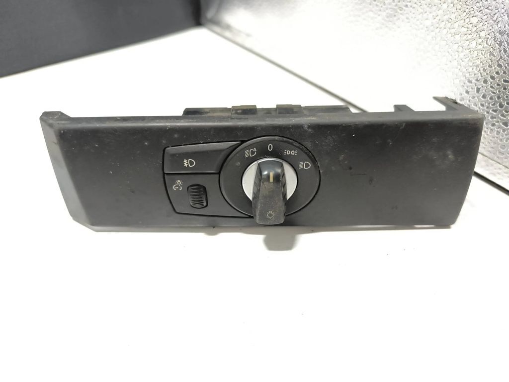 BMW 530 Series E60 E61 2007 HeadLight switch button 6988553