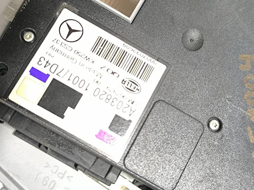 Mercedes-Benz C W203 2001 front seat light A2038201001 0007032509