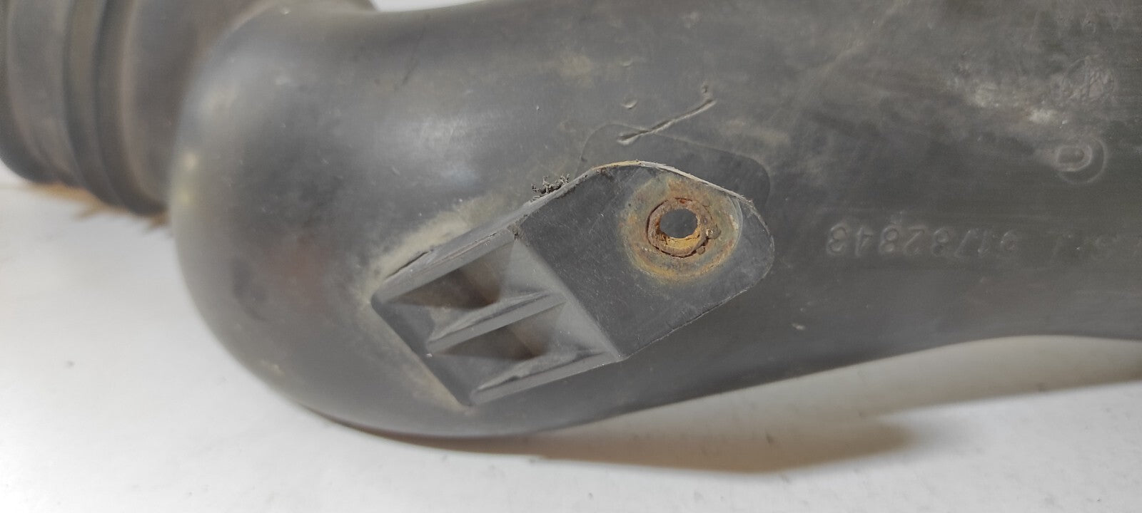 Alfa Romeo 159 1.9JTDM 88kW 2008 Diesel Engine Air Intake Pipe Hose 51782843