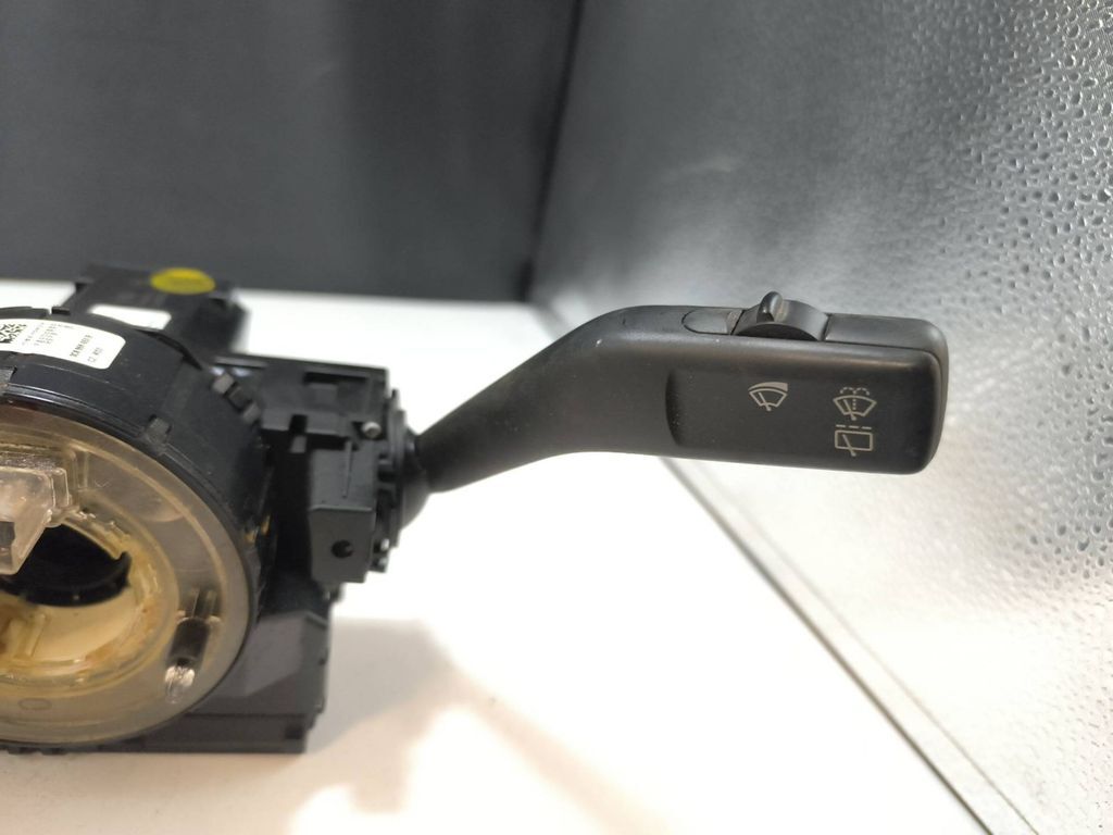 Volkswagen PASSAT B6 1.8 2006 Wiper turn signal stalk switch 3C9953513B