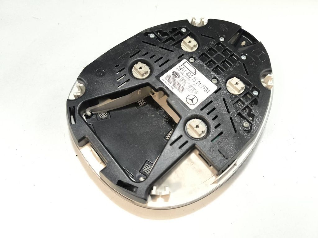 Mercedes-Benz E W211 2003 rear seat dome light A2118207501