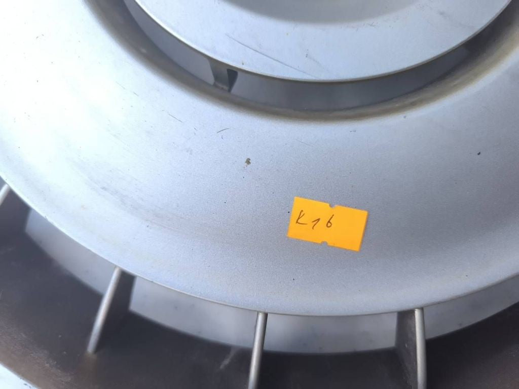 BMW 5 E34 1992 R15 wheel hub cap trim 36131181532