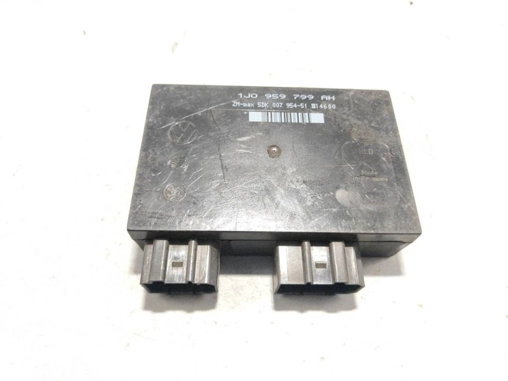 Volkswagen Golf IV 2000 Central body control module 1J0959799AH