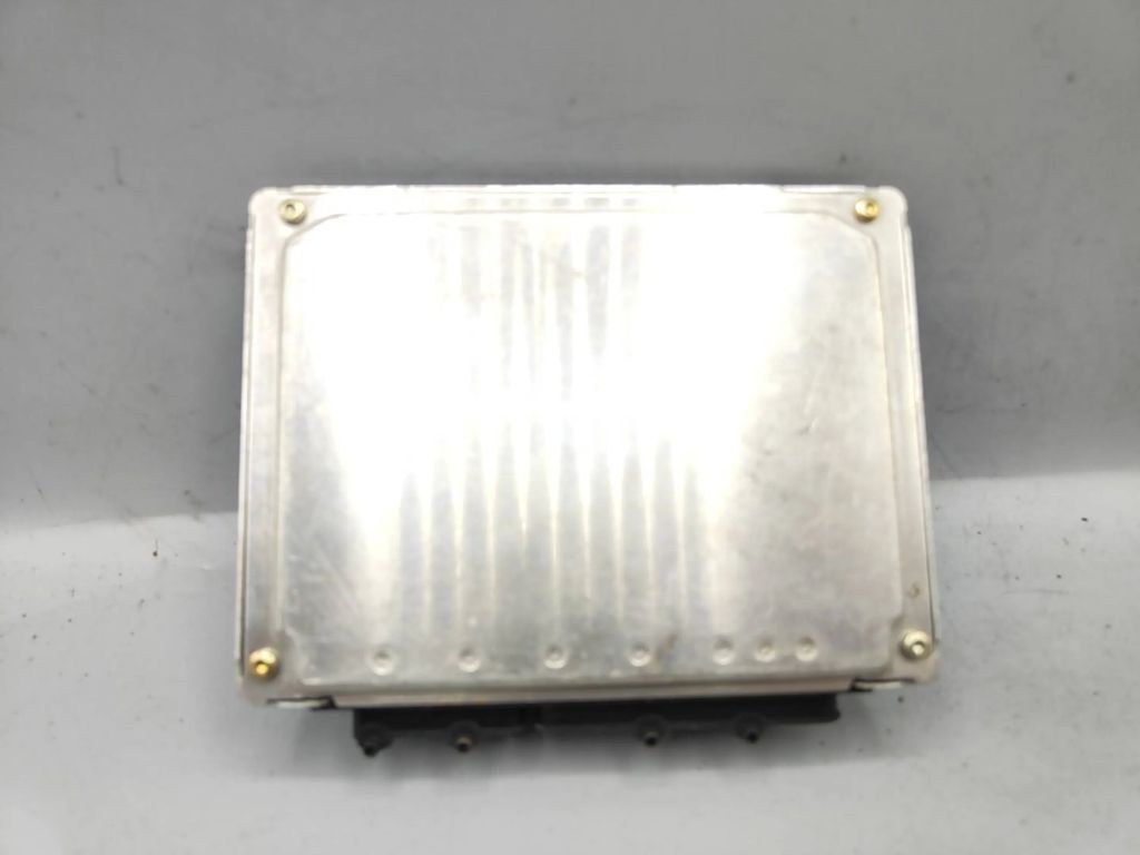 Audi A4 B5 8D 2.8i Petrol 1997 Engine control unit module ECU 4D0907551