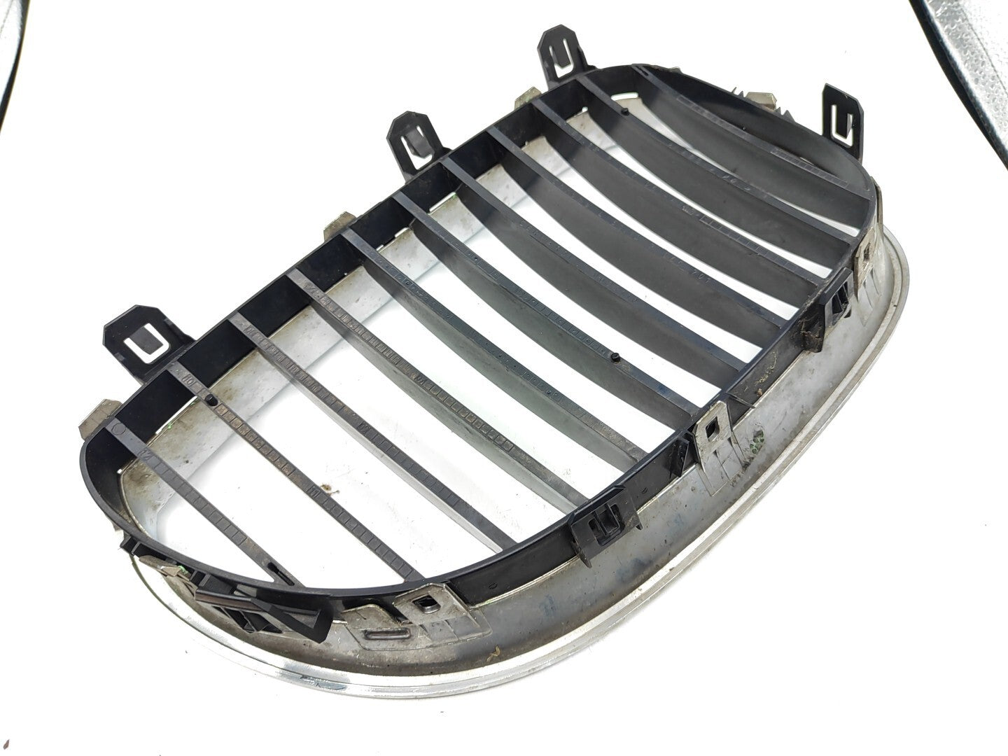 BMW 5 Series E61 530D 170kW 2006 Front Left Grill 7027061 51137027061