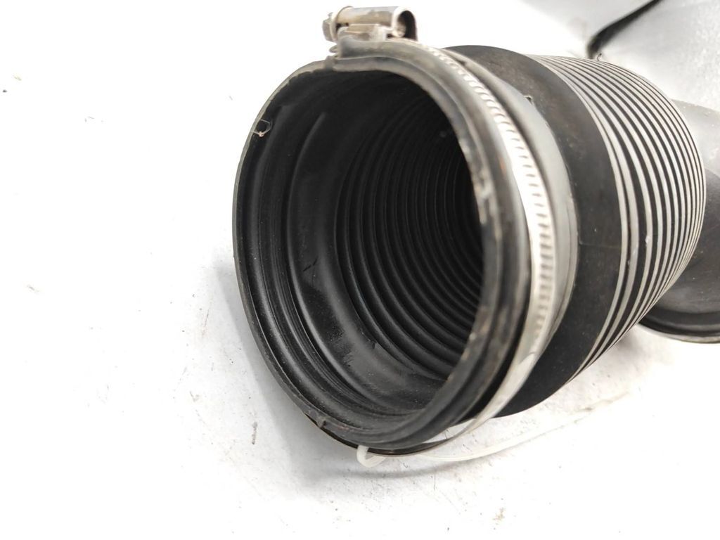 Citroen C5 2.2HDI 2009 Diesel air intake hose pipe 9655137080
