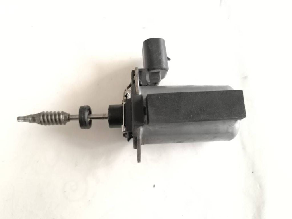 Alfa Romeo 147 1.9JTD 85kW 8V 2005 front right window regulator motor 46751870