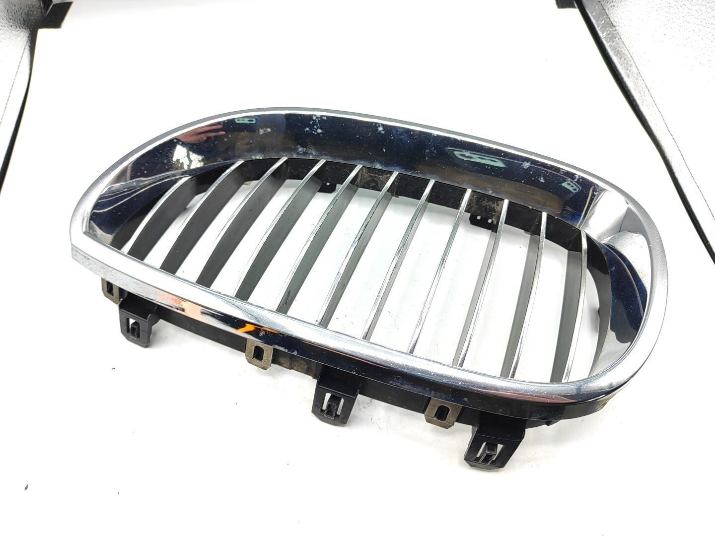 BMW 5 Series E61 530D 170kW 2006 Front Left Grill 7027061 51137027061