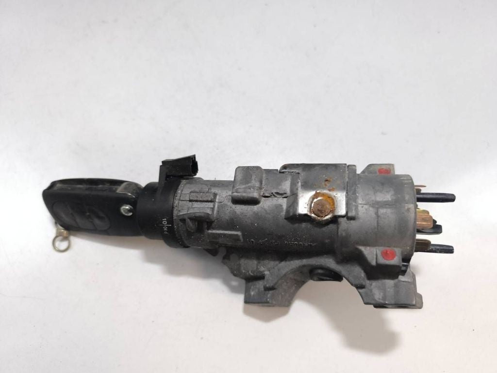 Audi A4 S4 B6 8E 8H 2002 Diesel Ignition barrel lock with key 4B0905851F