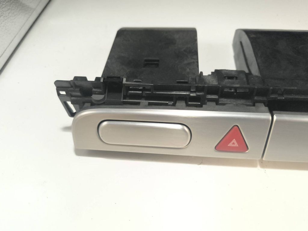 Volkswagen PASSAT B6 2008 dashboard storage box compartment 3C1857273