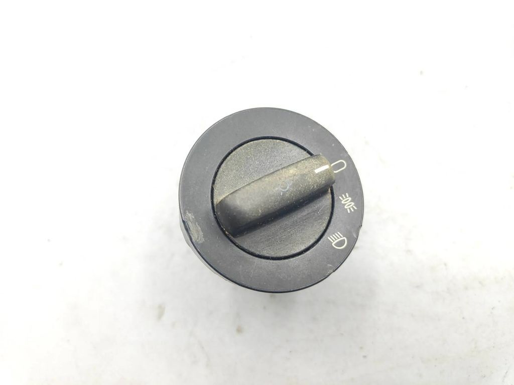 BMW 5 E39 523i 1997 HeadLight button switch 8363683