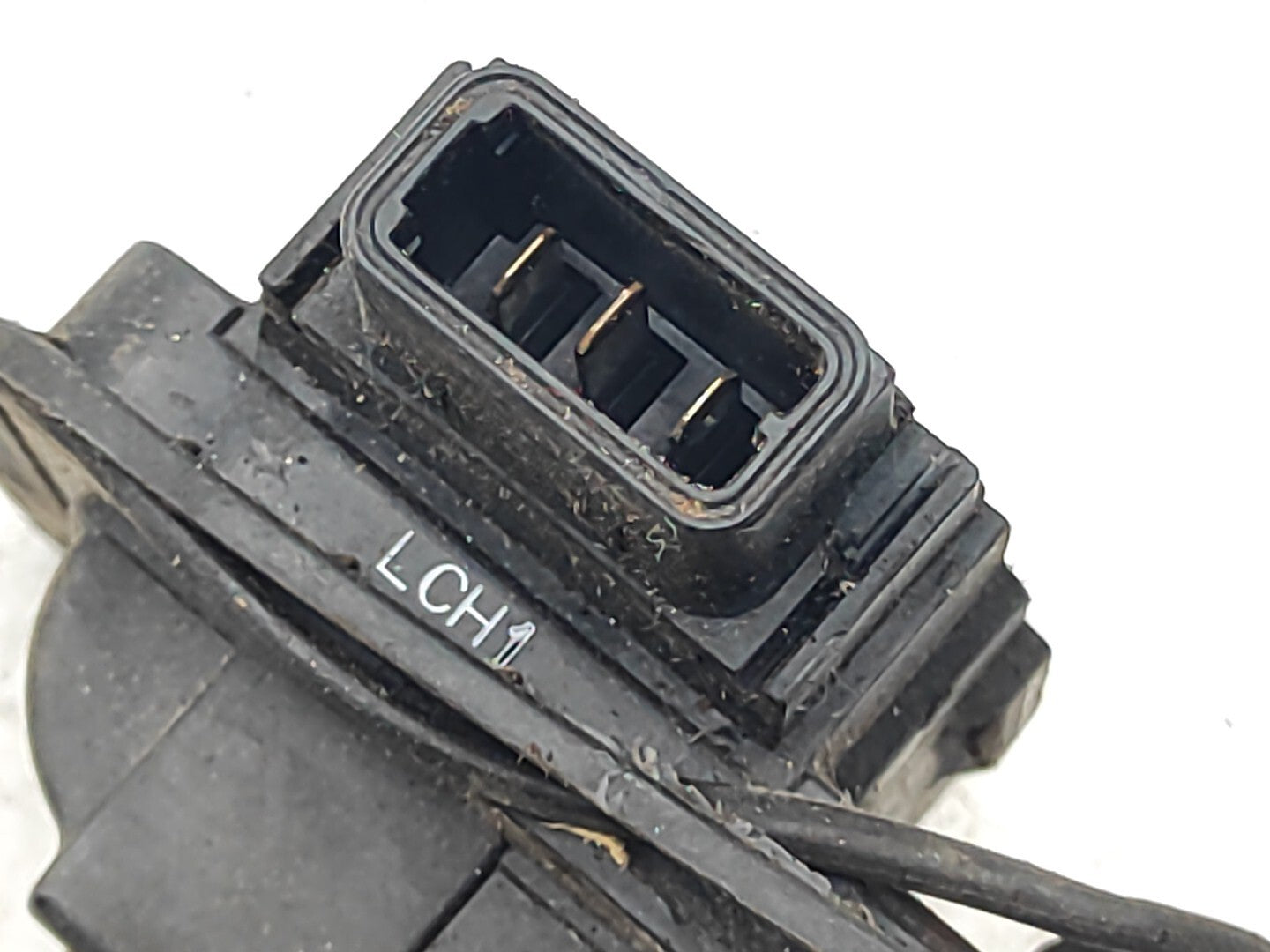 Audi A4 B5 1.8T Petrol Avant 1998 Engine Ignition Coil Module 058905105