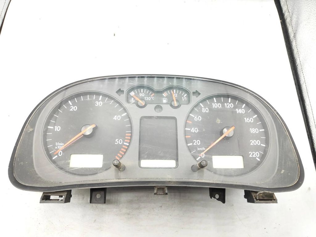 Volkswagen Golf IV 1999 Diesel speedometer instrument cluster 1J0920802F
