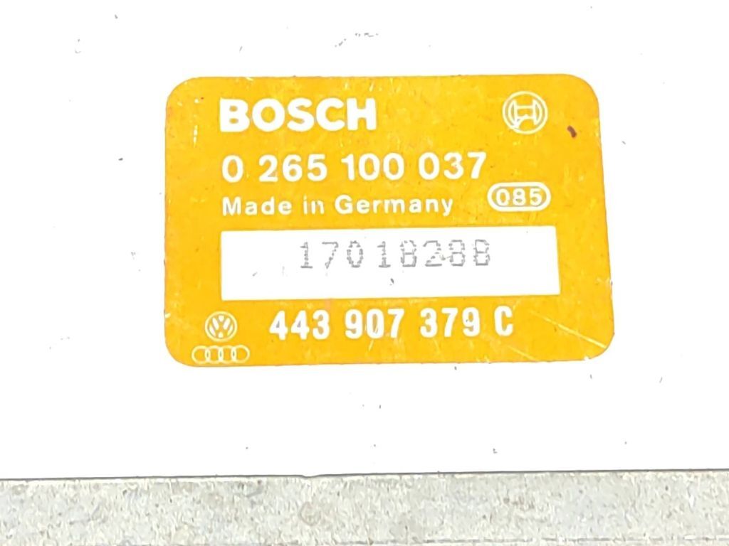 Audi 80 90 S2 B4 1994 ABS control unit module 443907379C