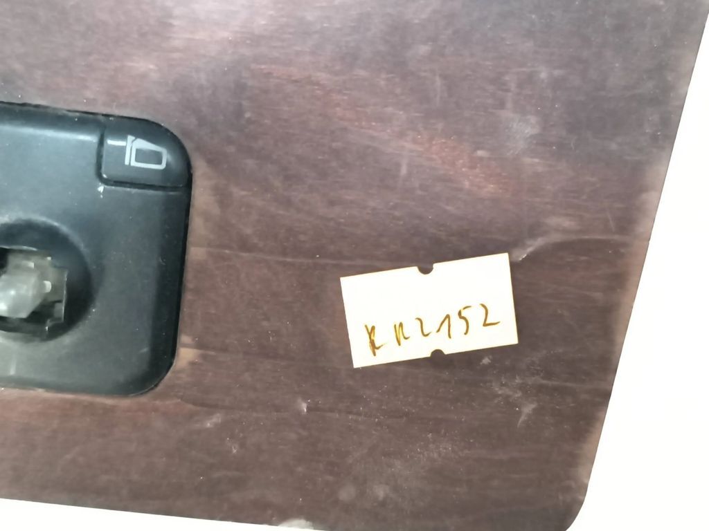 Mercedes-Benz E W210 1996 Gear shifter surround trim plastic 486010