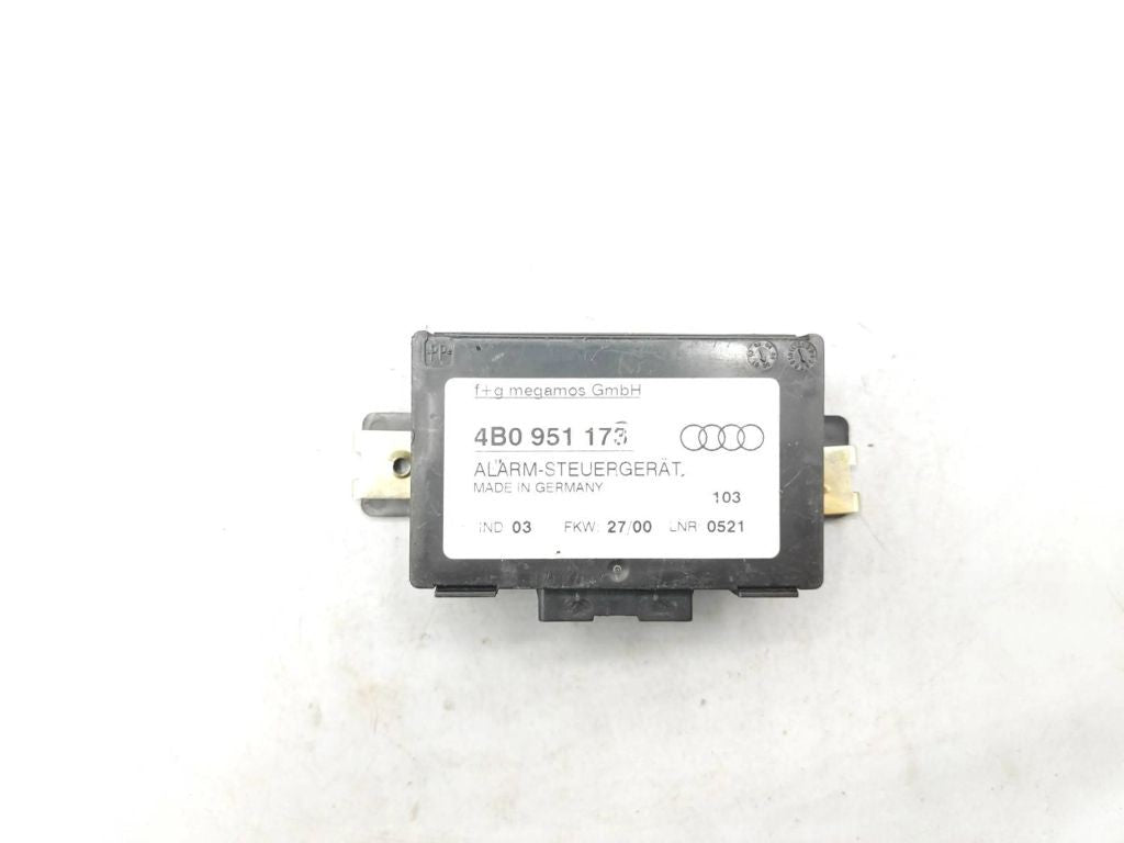 Audi A4 S4 B5 8D 1998 Alarm control unit module 4B0951173