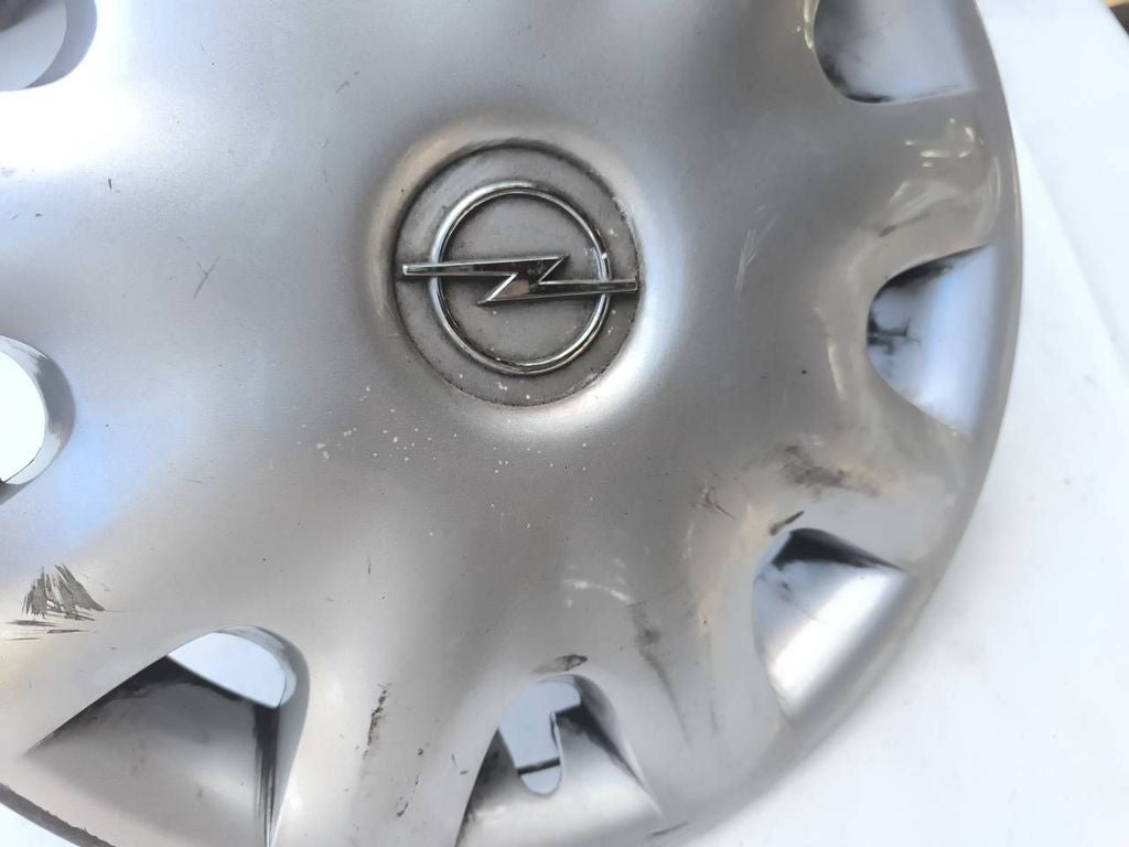 Opel Vectra B 1995 R14 wheel hub cap trim 90468685