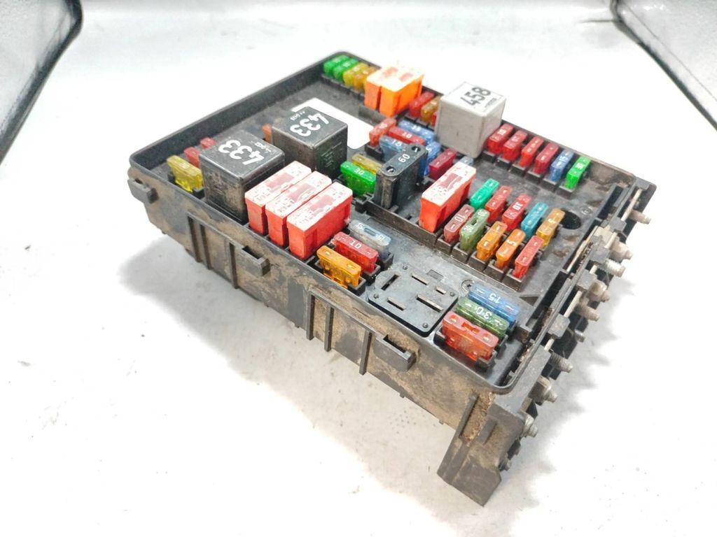 Volkswagen Golf V TDI Diesel 2005 Fuse box module 1K0937124K