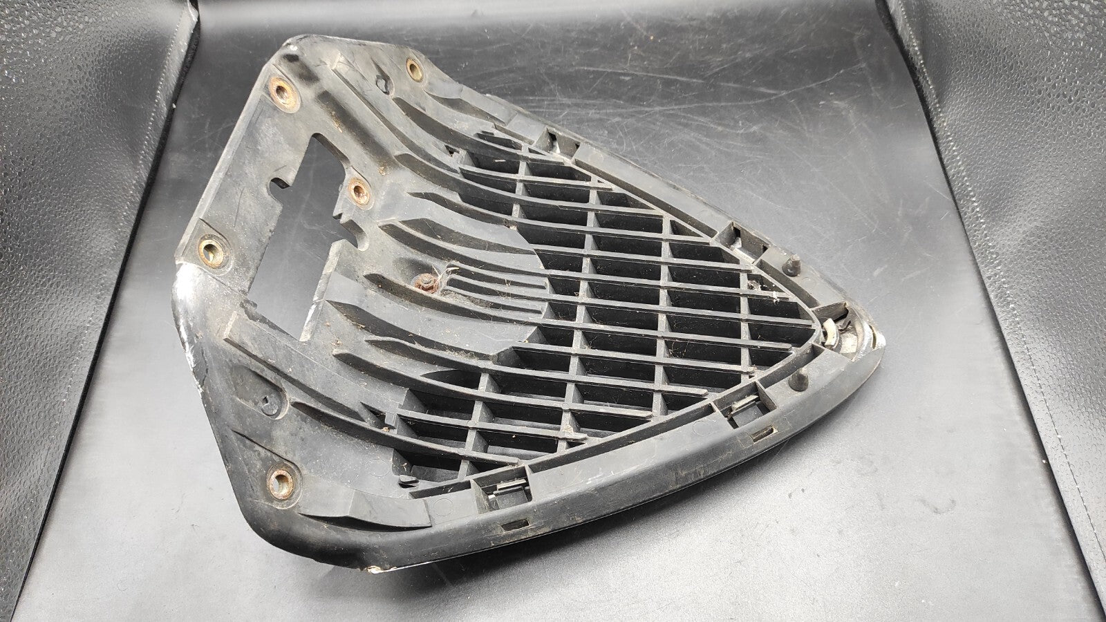 Alfa Romeo 156 SW 2.4JTD 110kW 2000 Front Middle Radiator Grill 60620929