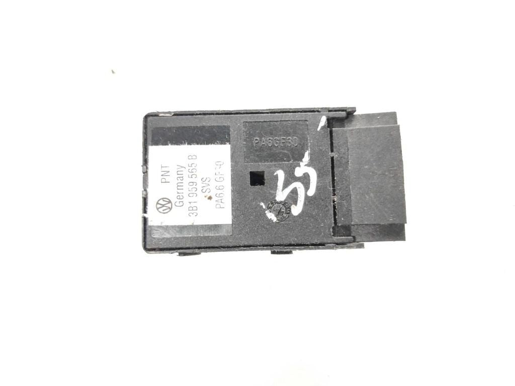 Volkswagen PASSAT B5 2002 Wing mirror switch 3B1959565B