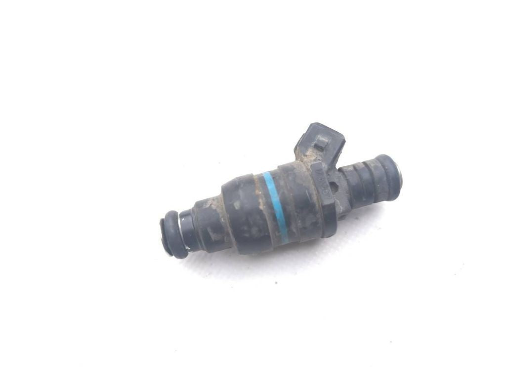 BMW 3 318i E36 1992 Petrol fuel injector 1731357