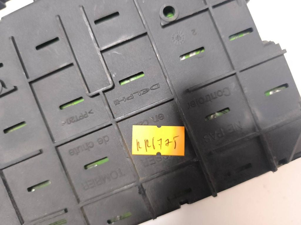 Peugeot 406 2002 Fuse module 9650663880