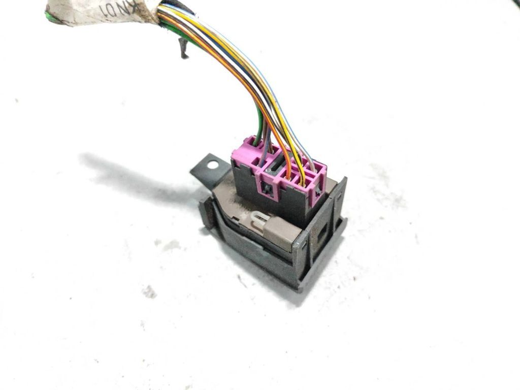 Audi 100 S4 C4 1994 Wing mirror switch button 4A0959565