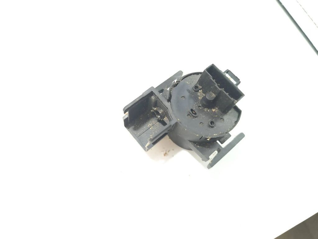 Opel Tigra B 1.4i 66kW 2005 Ignition lock contact 09115863