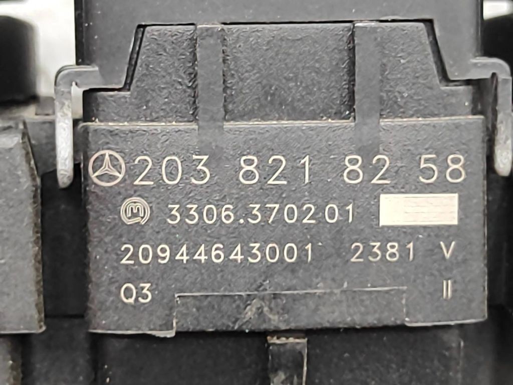 Mercedes-Benz C W203 2002 Hazard light switch button set 2038218258