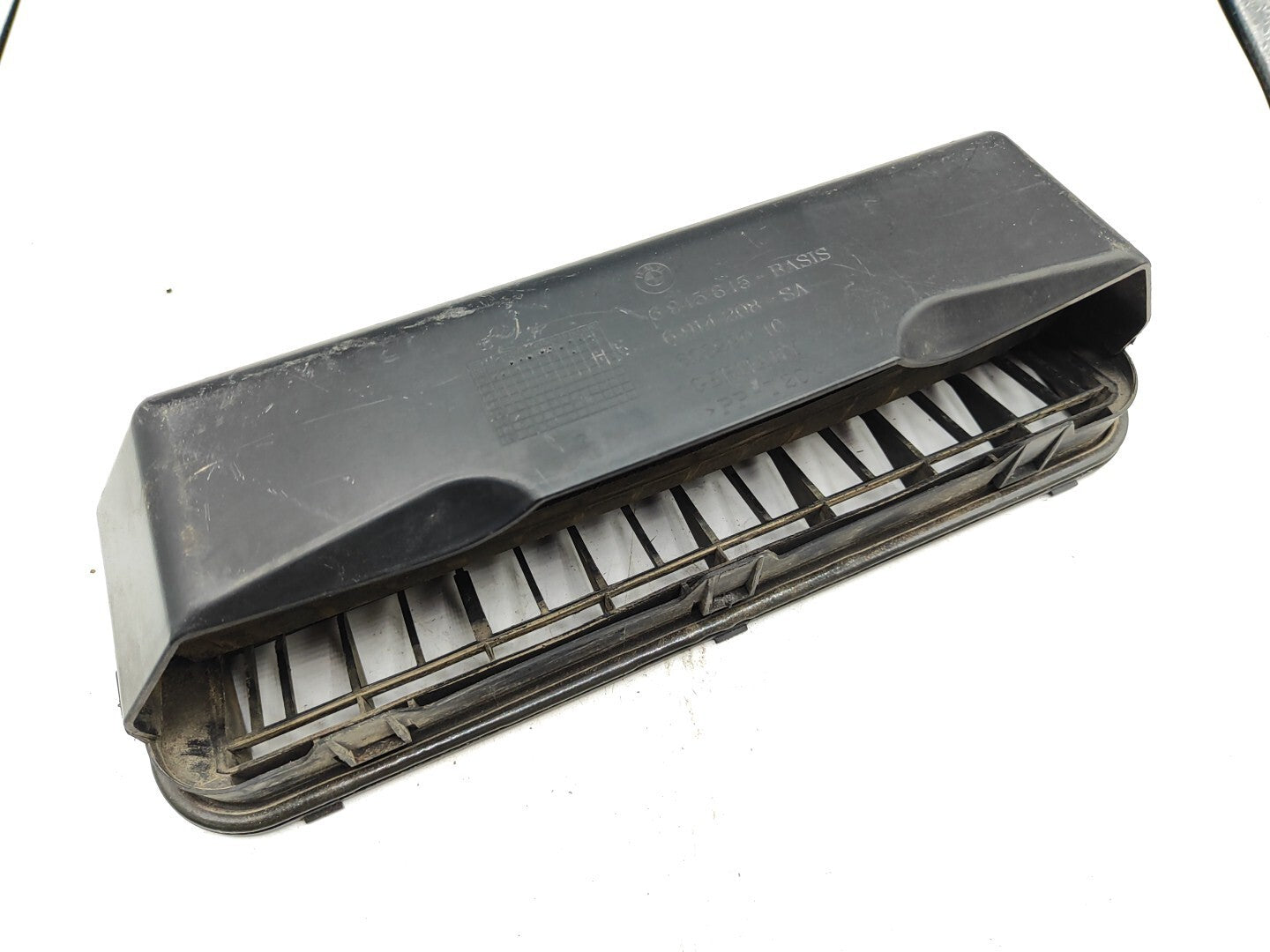 BMW E61 E60 520D 145kW Estate 2005 Rear Body Air vent grill 6945845