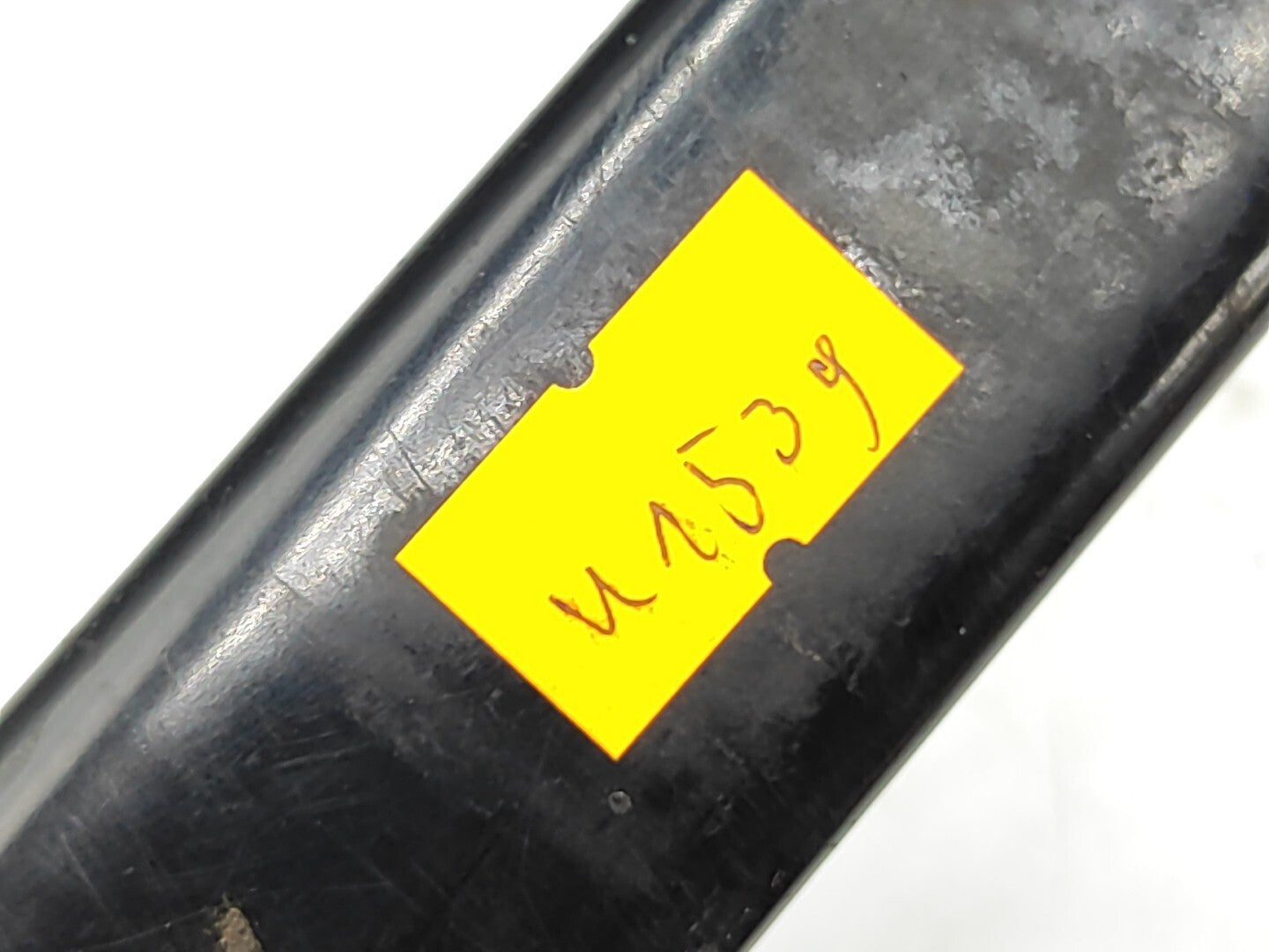 BMW E61 520D 145kW Estate 2006 Rear fuel tank bracket mount stripe