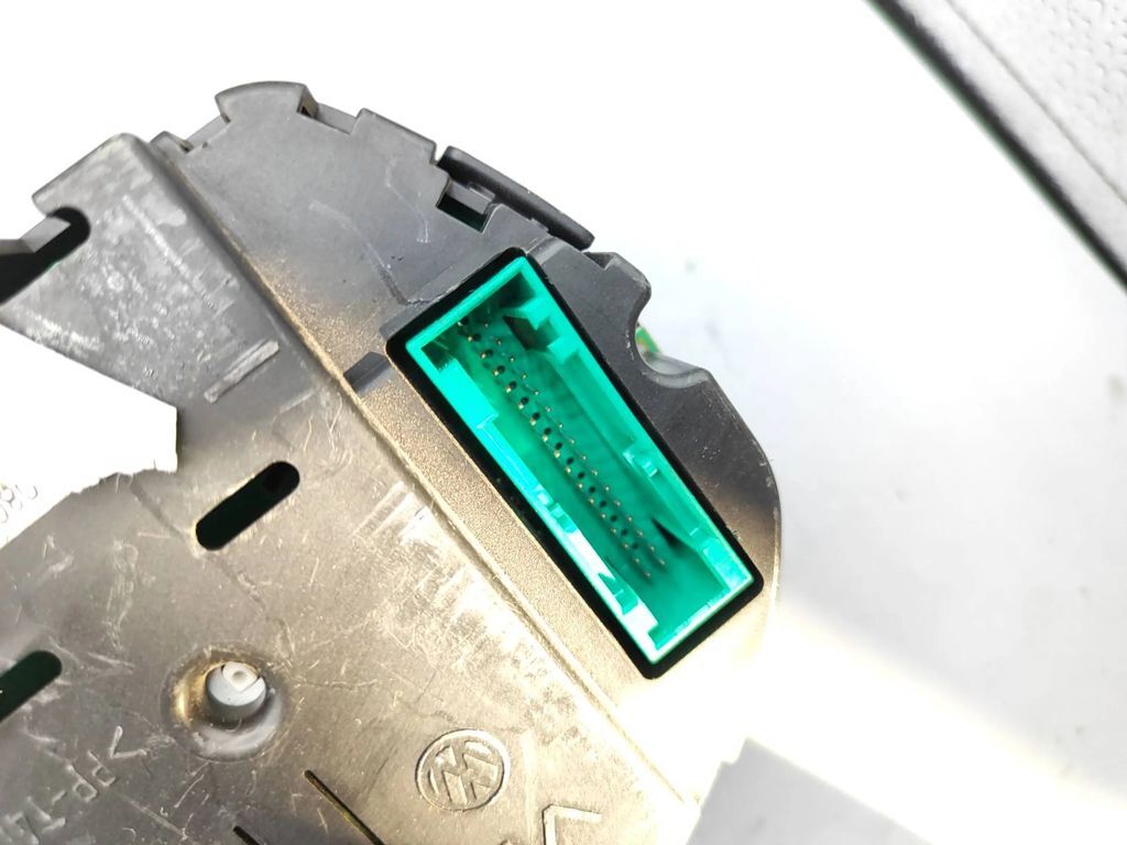 Volkswagen Polo 2005 Diesel LHD speedometer instrument cluster 6Q0920822D