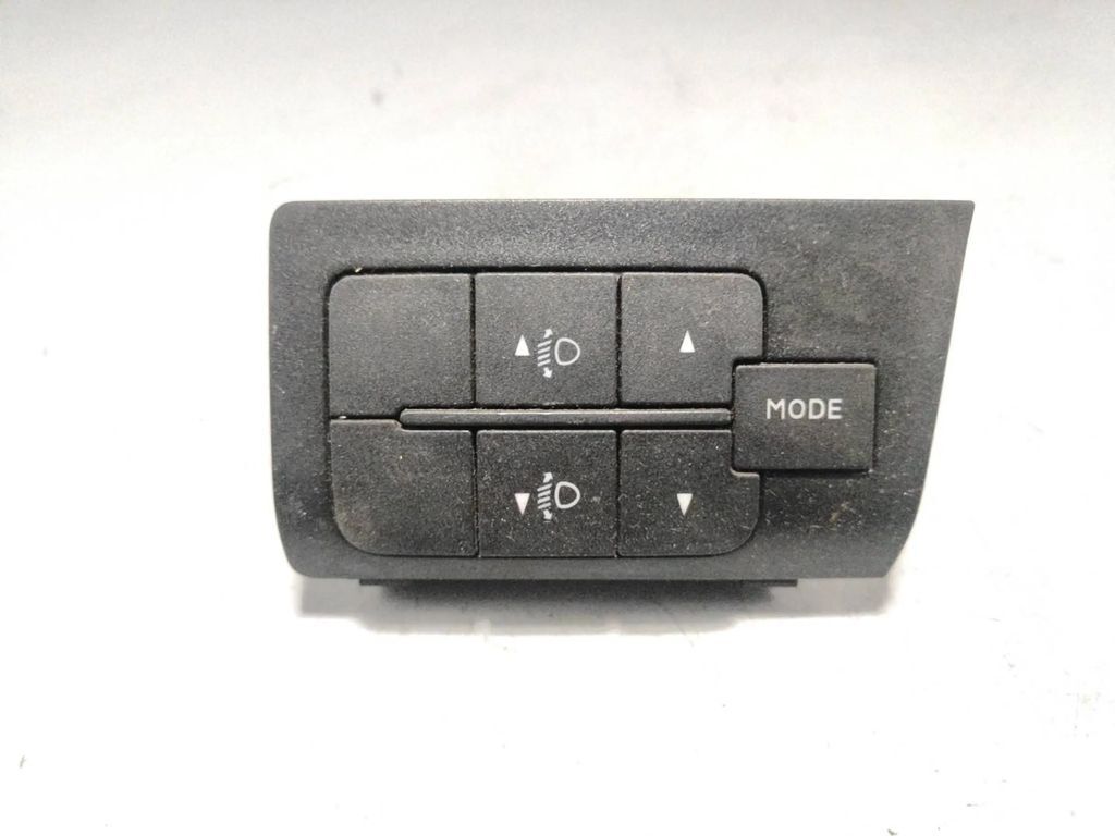Fiat Ducato 2013 Headlight level height control switch 7355331110