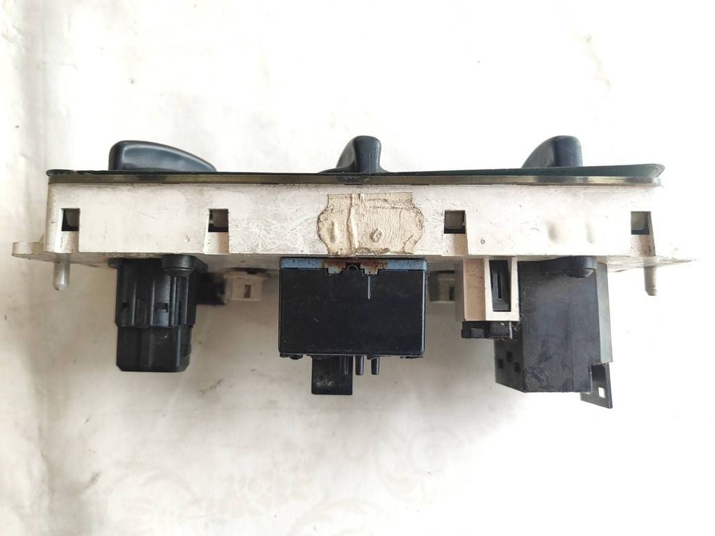 Ford Mondeo MK I 1994 Climate control unit module 93BW18D