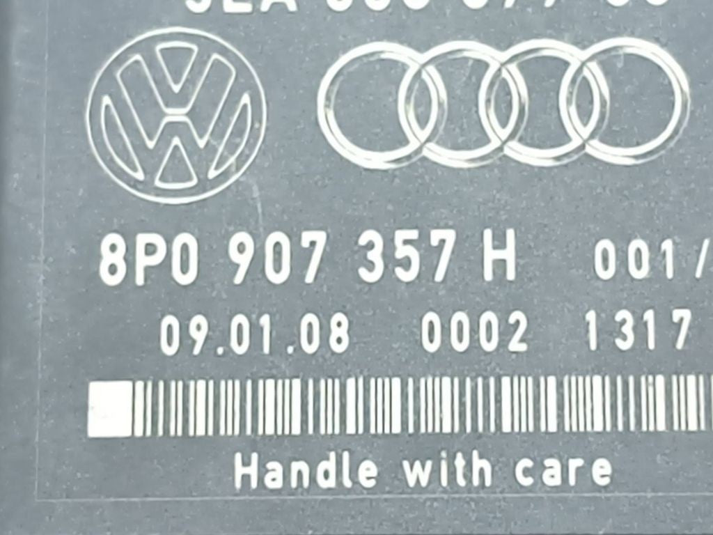 Audi A3 S3 A3 Sportback 8P 2010 Light control module unit LCM 8P0907357H