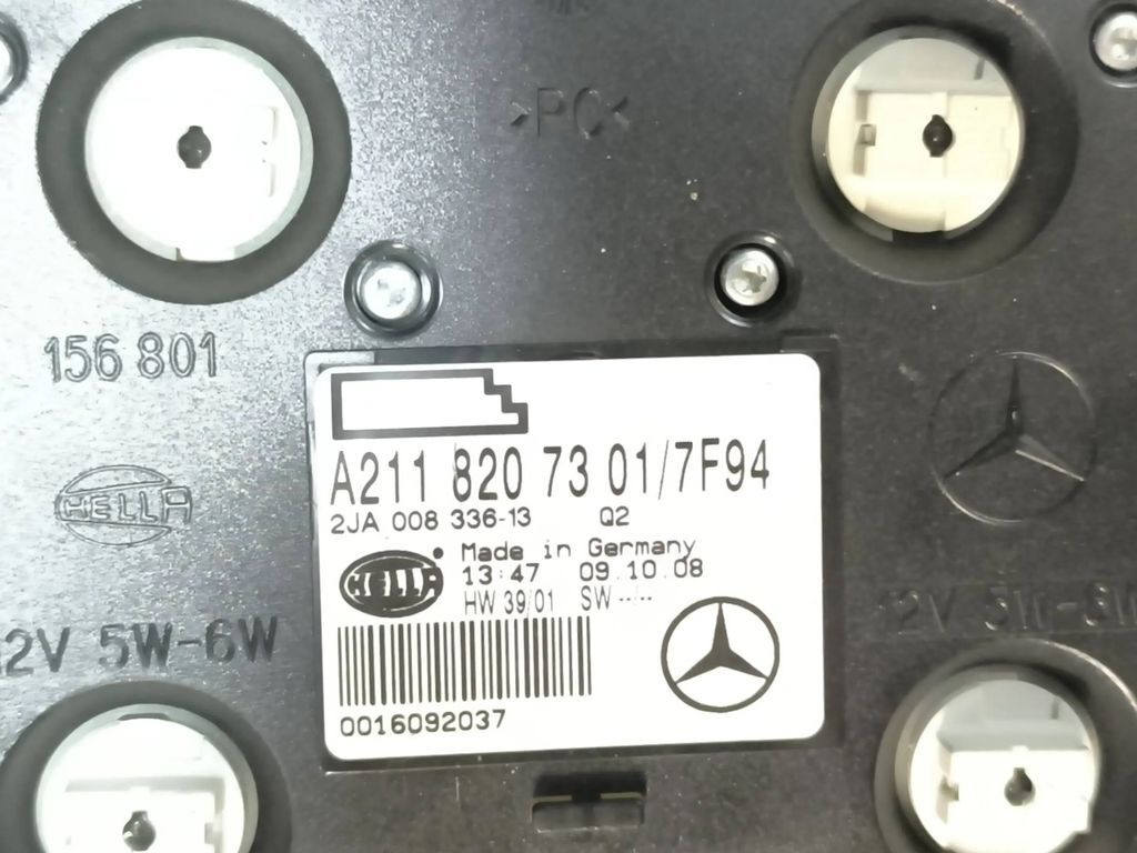 Mercedes-Benz E W211 2003 rear seat reading dome light A2118207301