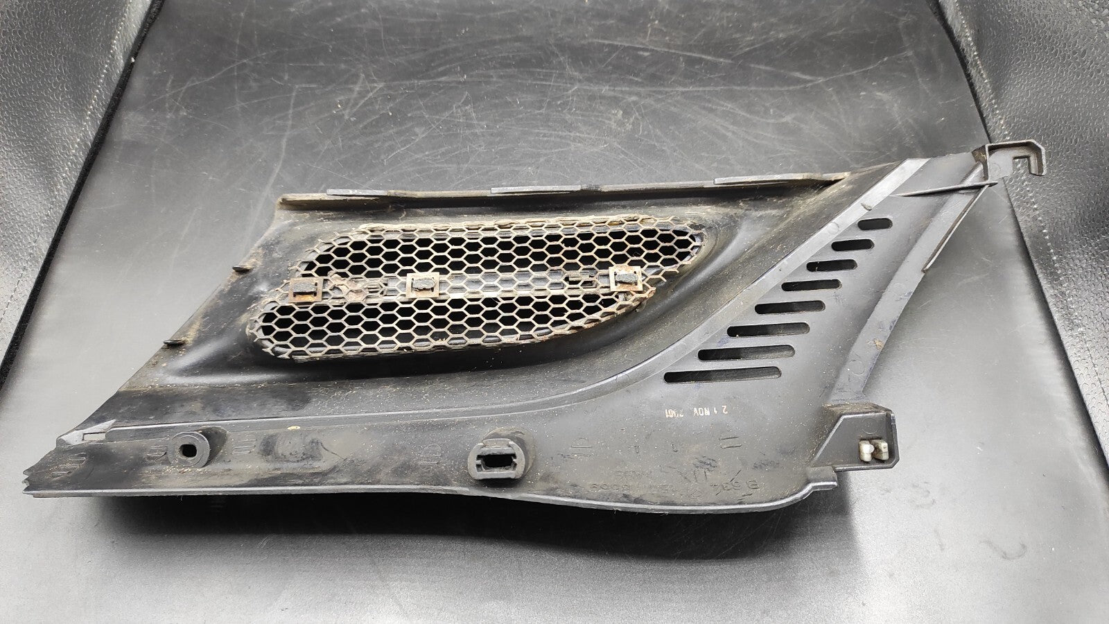 Alfa Romeo 166 2.4JTD 110kW 2002 Front Right Upper Grill 156016559 Blue