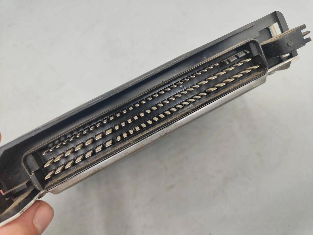 Audi A4 S4 B5 8D 1997 ESP control acceleration module ECU 8D0907389D