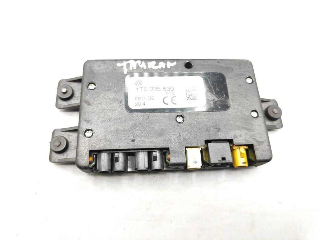 Volkswagen Touran I 2006 Radio Aerial antenna amplifier module 1T0035530