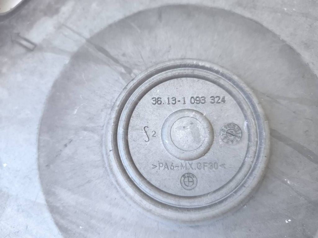 BMW 5 E39 1997 R15 wheel hub cap trim 36131093324