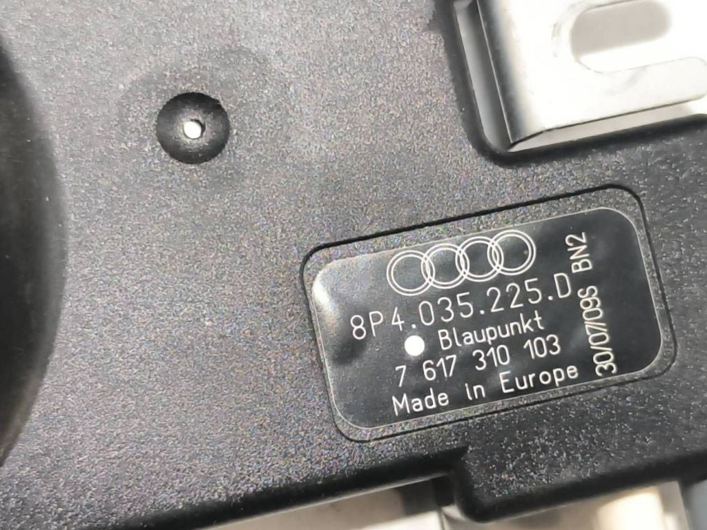 Audi A3 S3 A3 Sportback 8P 2010 Aerial antenna amplifier 8P4035225D