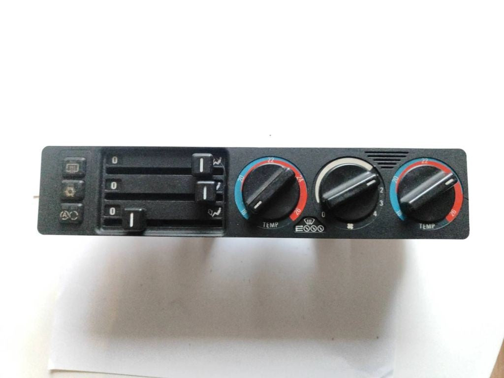 BMW 5 E34 518i 1993 Climate control unit module 8351110