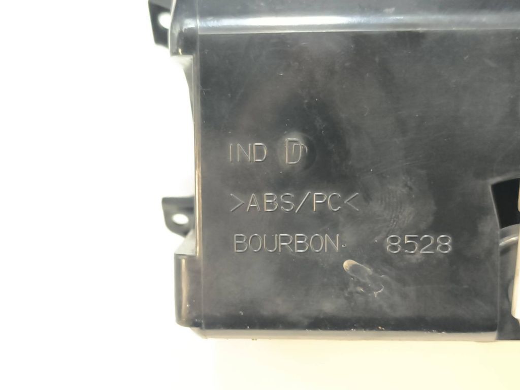 Toyota Avensis T250 2008 Front Dash Panel Ashtray 8528