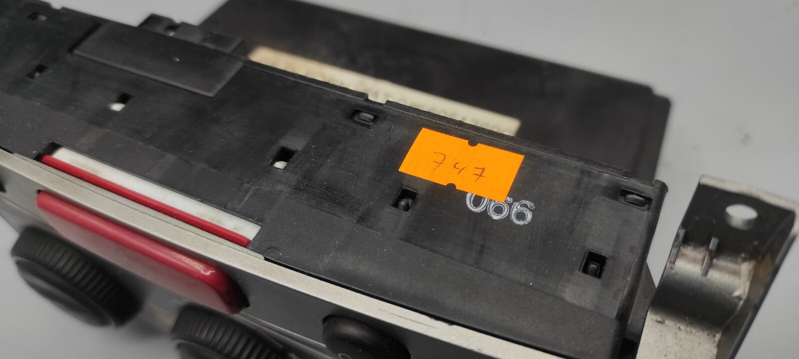 Alfa Romeo GT 1.9JTD 110kW Diesel 2006 LHD Dash Climate Control 01560513690