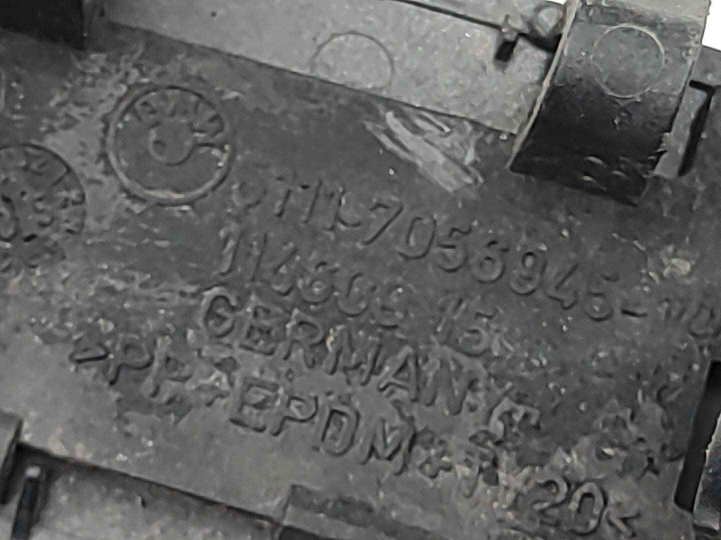 BMW 5 Series E61 530D 170kW 2008 Front Left Headlight Washer Cover 7056945