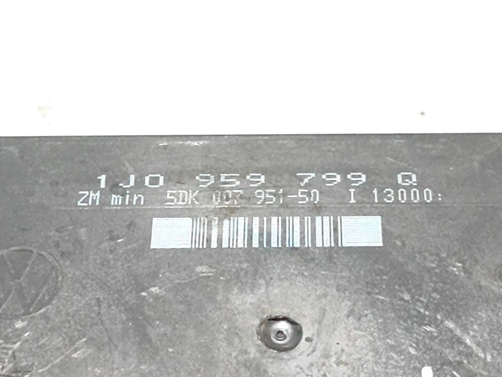 Volkswagen Golf 2000 Comfort convenience body module 1J0959799Q