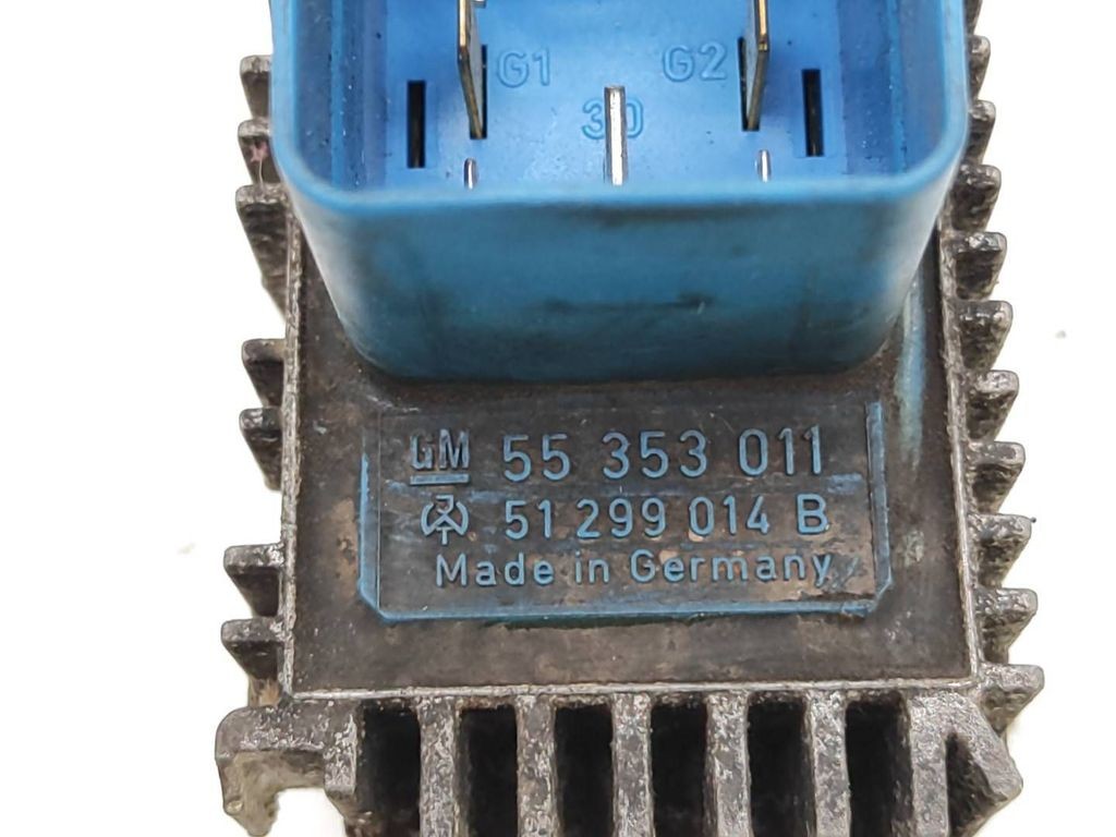 Opel Astra H 2005 Glow plug pre heat relay 55353011